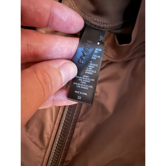 SKIMS Swim mock neck cycle suit Sleeveless Brown 3X - Picture 4 of 4